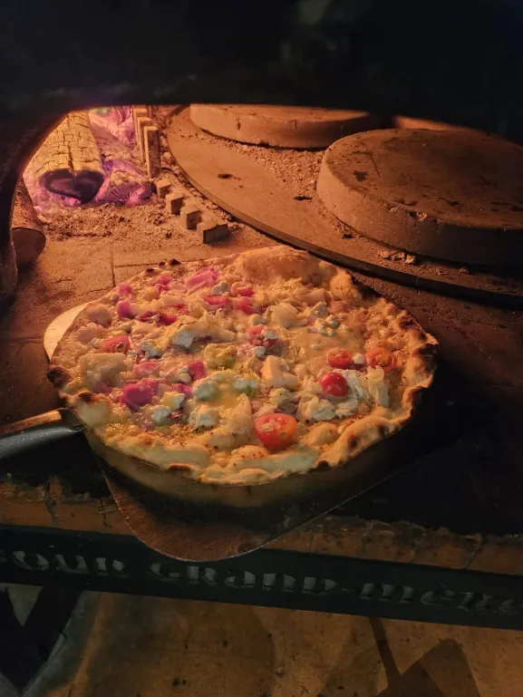Pizza au feu de bois - restaurant Bella Vita Lorient