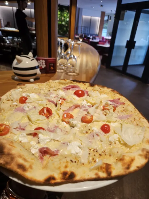 Pizza marguarita - restaurant Bella Vita Lorient